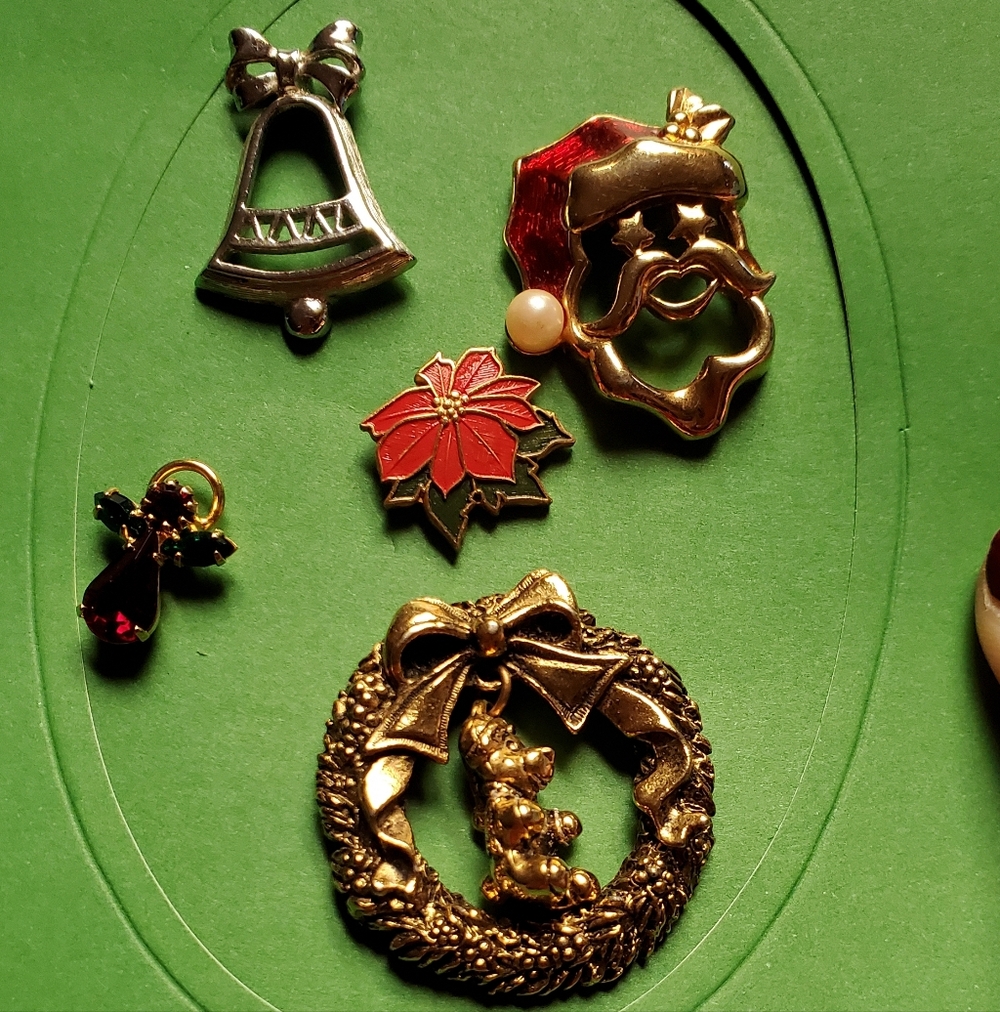Christmas Winter Holiday Pins Hat Pin Lapel Wreat Bell Santa Angel Poinsettia 5